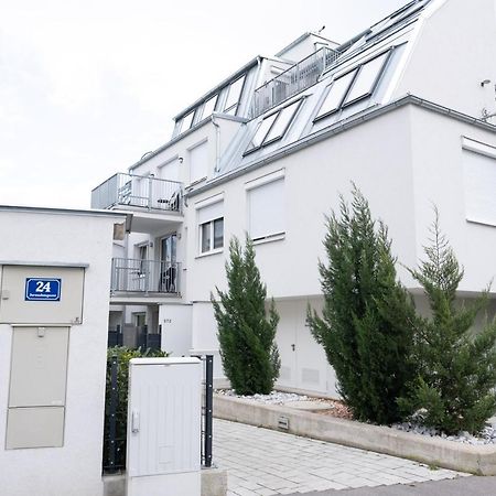 Modern Apartment With Private Balcony Near City Center Wien Eksteriør billede