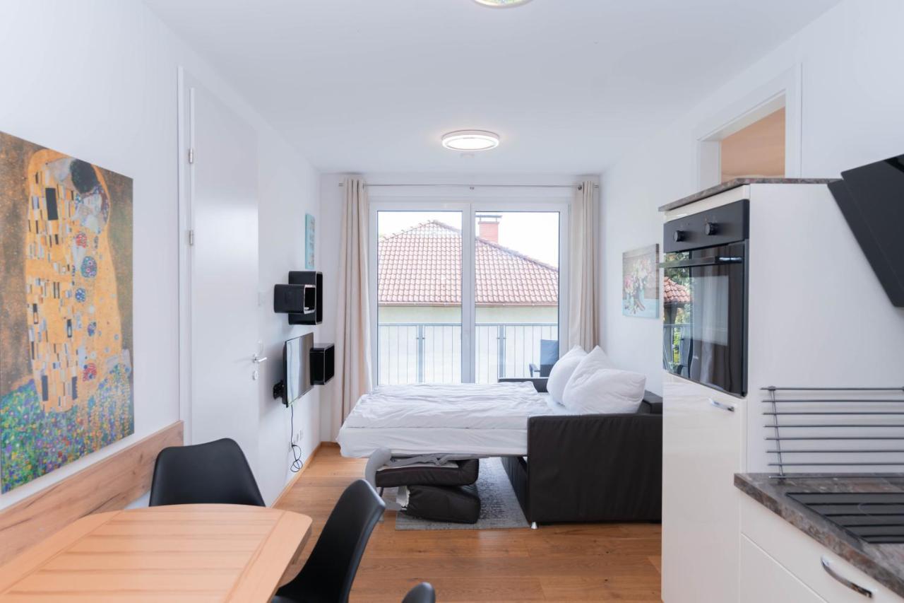 Modern Apartment With Private Balcony Near City Center Wien Eksteriør billede