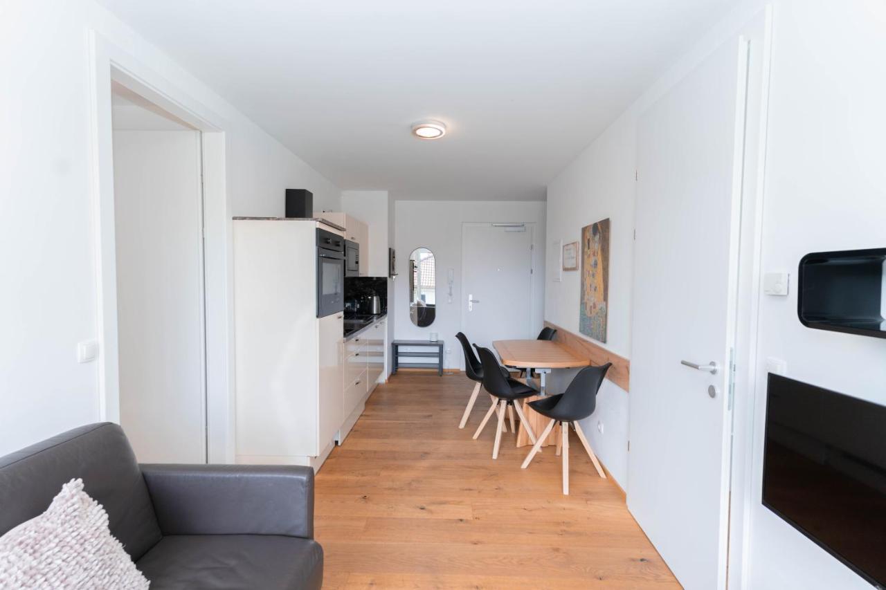 Modern Apartment With Private Balcony Near City Center Wien Eksteriør billede
