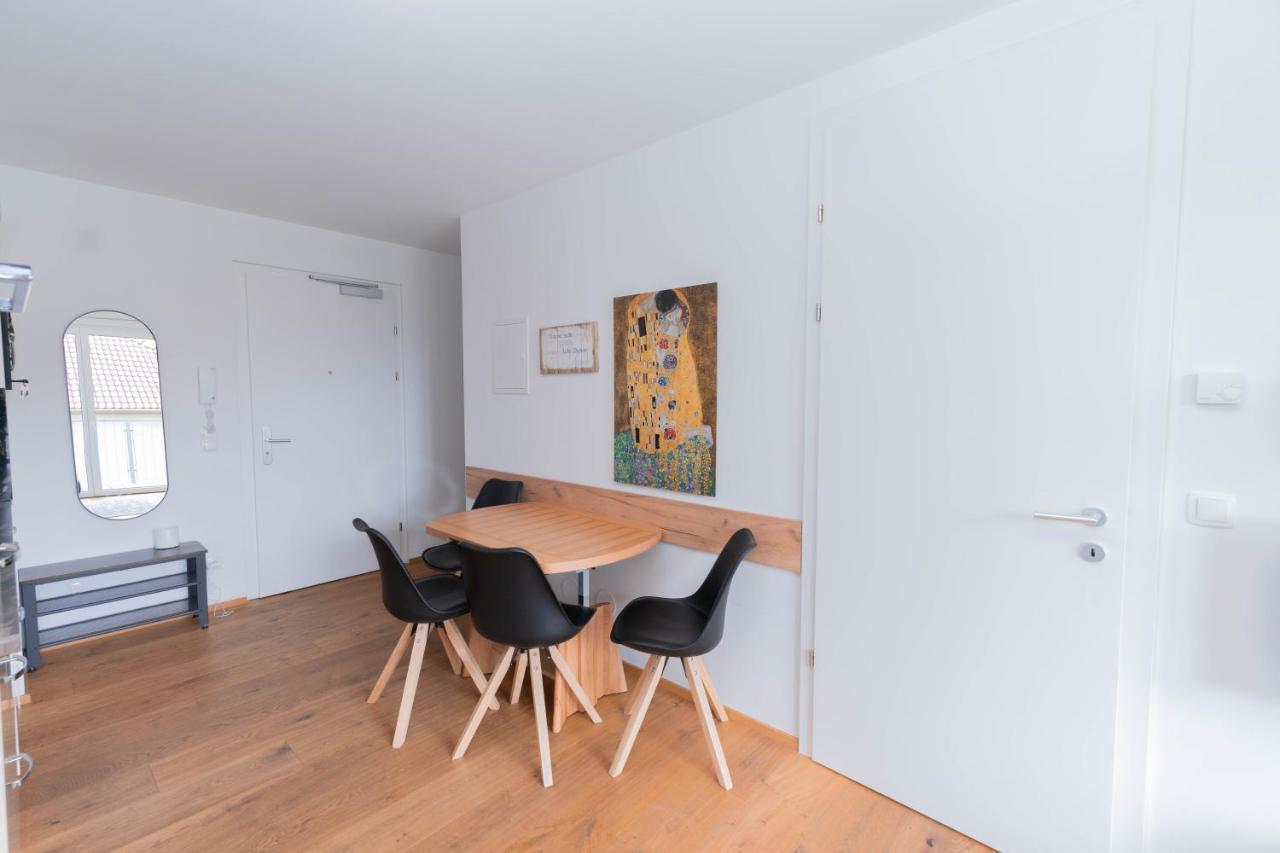 Modern Apartment With Private Balcony Near City Center Wien Eksteriør billede