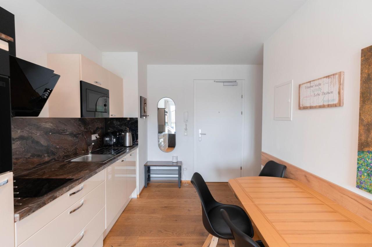 Modern Apartment With Private Balcony Near City Center Wien Eksteriør billede