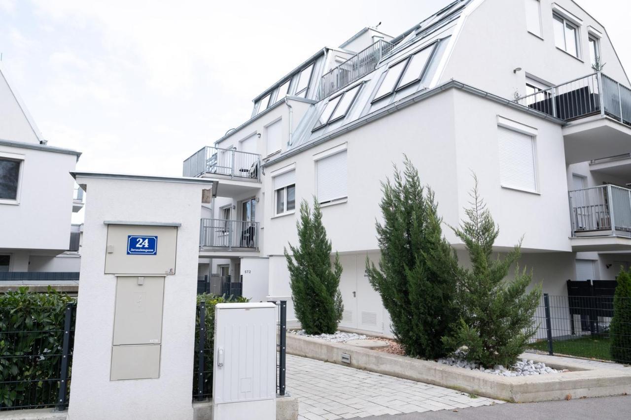 Modern Apartment With Private Balcony Near City Center Wien Eksteriør billede